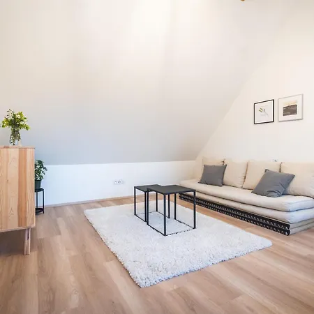 Jiná Báseň Prázdninový dům *