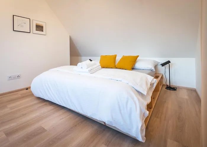 Jiná Báseň Prázdninový dům